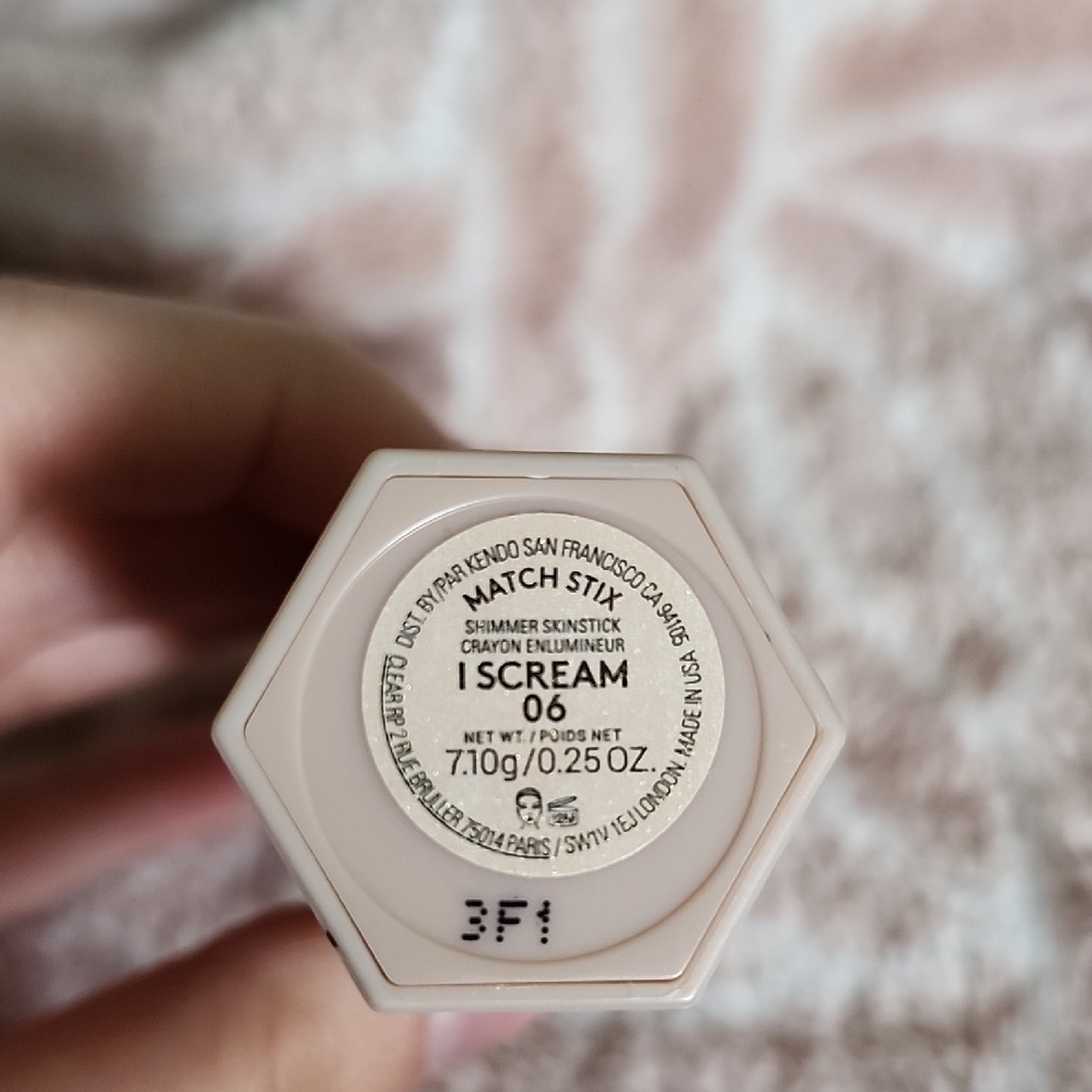Fenty Beauty Shimmer Stick - Picture 5 of 7